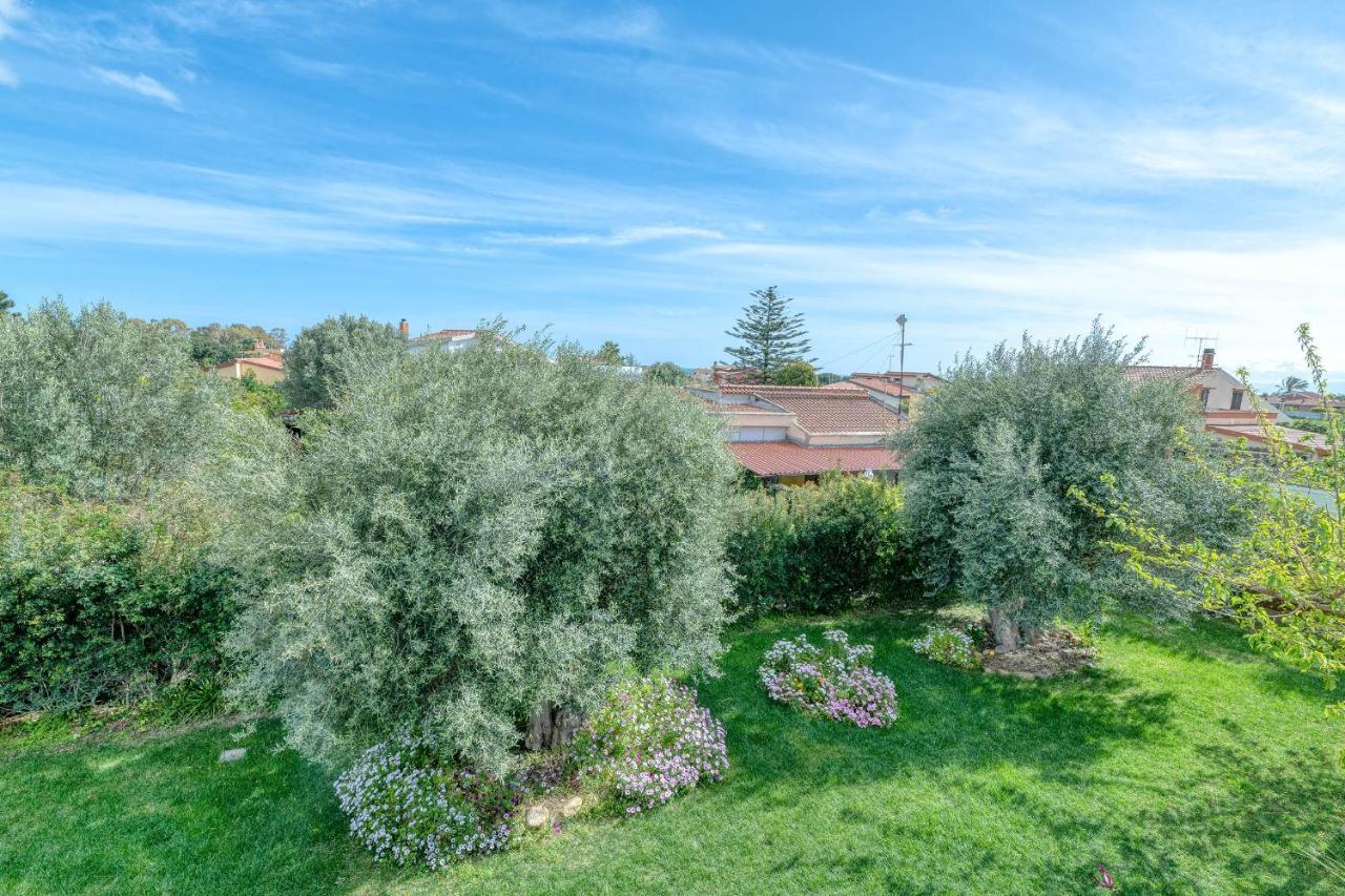 La Casa Degli Ulivi Appartamento In Villa Con Patio Quartu SantʼElena Dış mekan fotoğraf